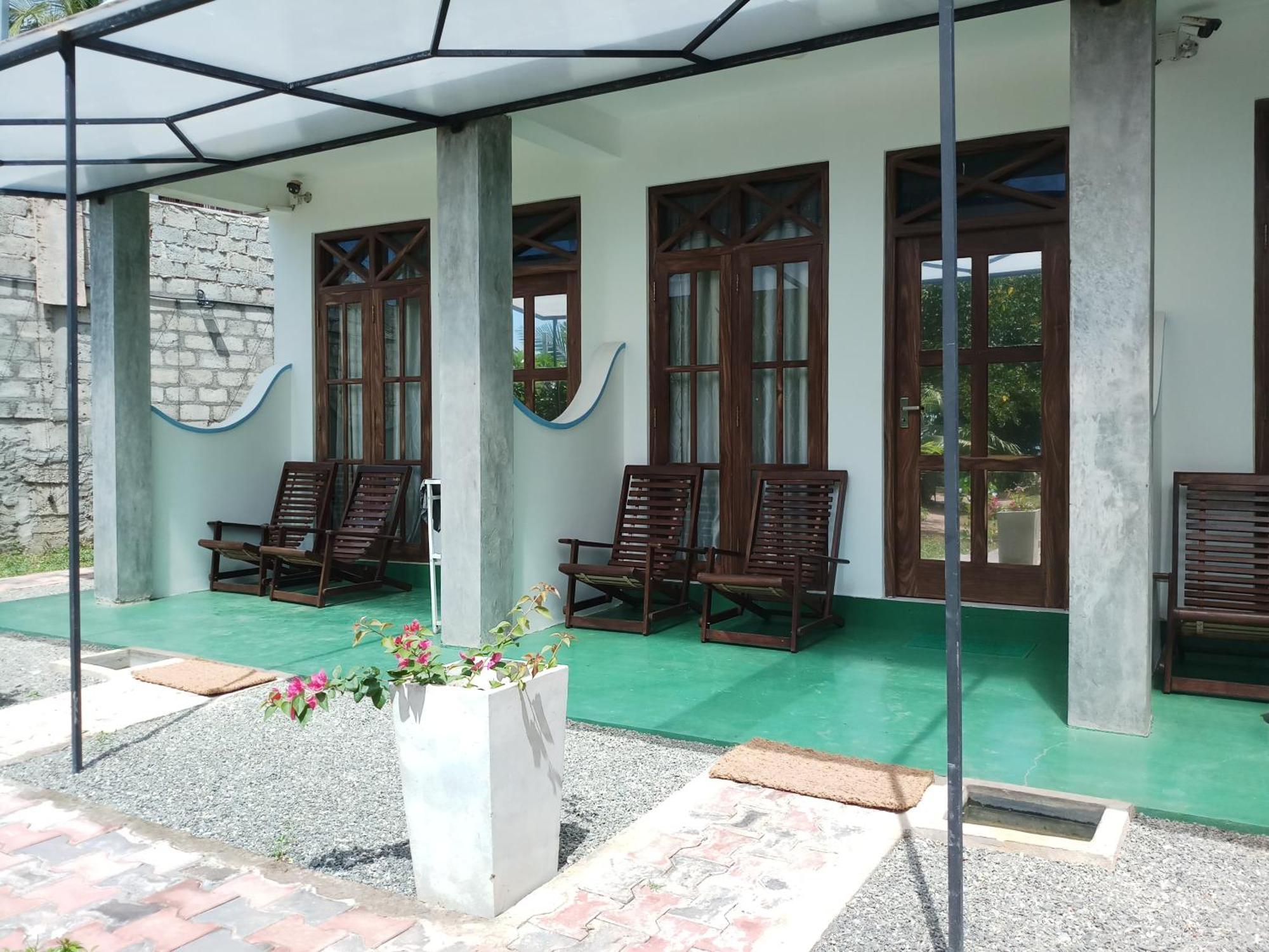 Turtle Bay Beach Resort Mirissa Exterior foto